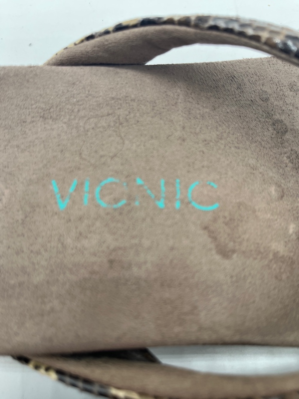 Vionic Sandal Sz 9 turquoise accent on Lizard embossed straps - Picture 3 of 7